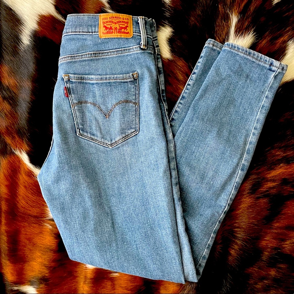 311 Levi’s Jeans